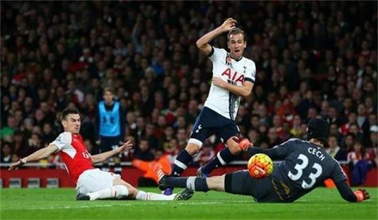 两支球队在 两支球队在